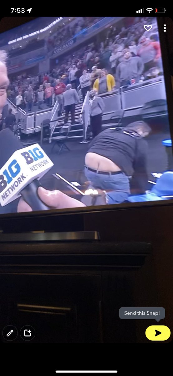 julia_ryan12's tweet photo. MISSING BUTT CRACK⚠️
@michiganstateu @UWBadgers 
CONTACT ME IF FOUND🤧
#basketball #butt #SOS https://t.co/wI09Tle6ld