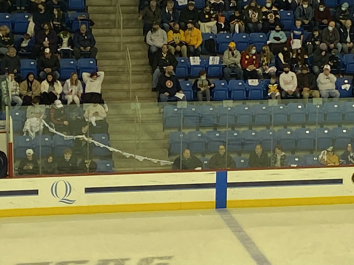 QU_MIH's tweet photo. Rally towel snake⦠better than the wave. https://t.co/WShYn9mv0Z