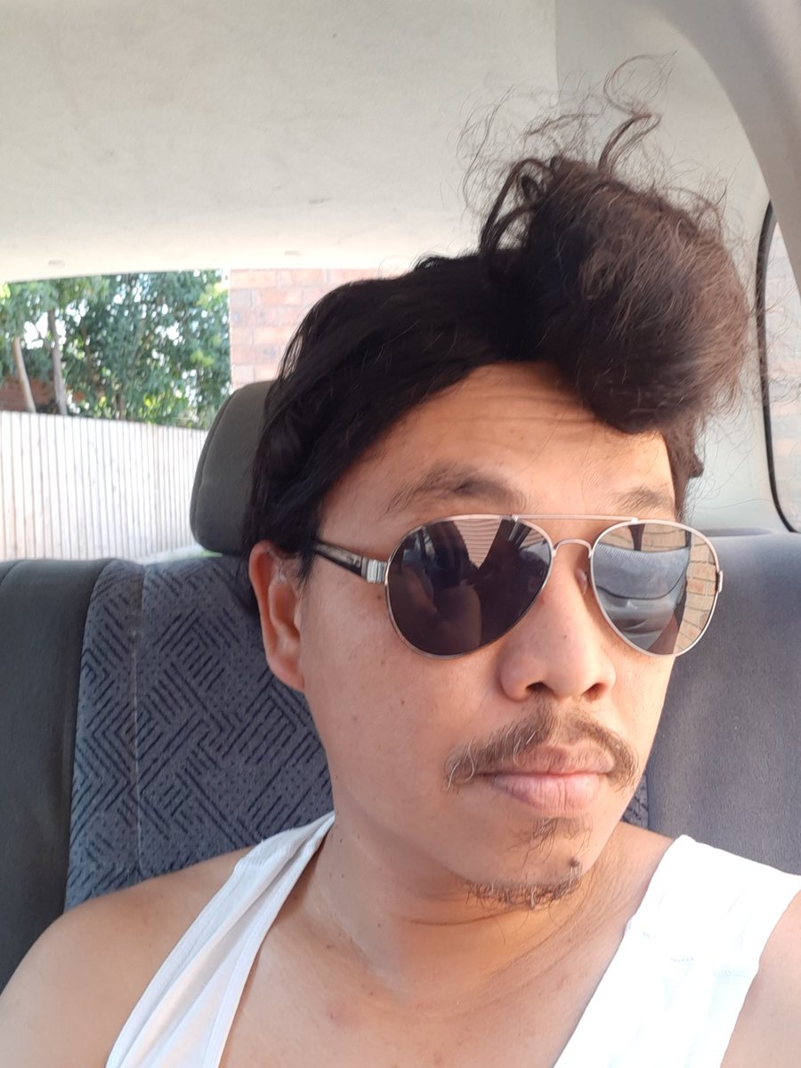 Apengky's tweet photo. hepi wiken gaesss..jgn lp mimik 🍻😜 https://t.co/n5mzXDjnRX
