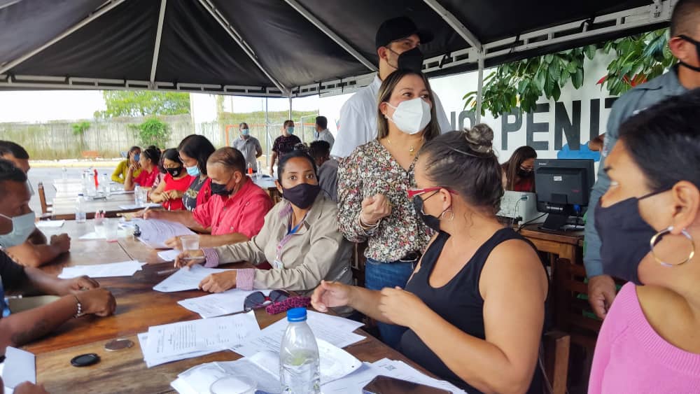 mirelct's tweet photo. #11Mar || Jornada de Atención Jurídica e Integral en el Centro Penitenciario de Aragua, en coordinación con los órganos de administración de justicia con respeto a los #DDHH de la población penitenciaria #DiálogoEsReconciliación https://t.co/h0VQQIgAZm