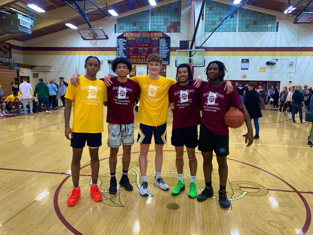 Coach_Loughran's tweet photo. No question that I’m taking these 5 dudes into any battle. To the men who started our program w/ magnitude&amp;allowed us to set the STANDARD for the rest of those who follow in their shoes…Thank you. Was a true honor to coach you&amp;to see your success. Family for life! @delano__knox https://t.co/nGeBJ9xlEh