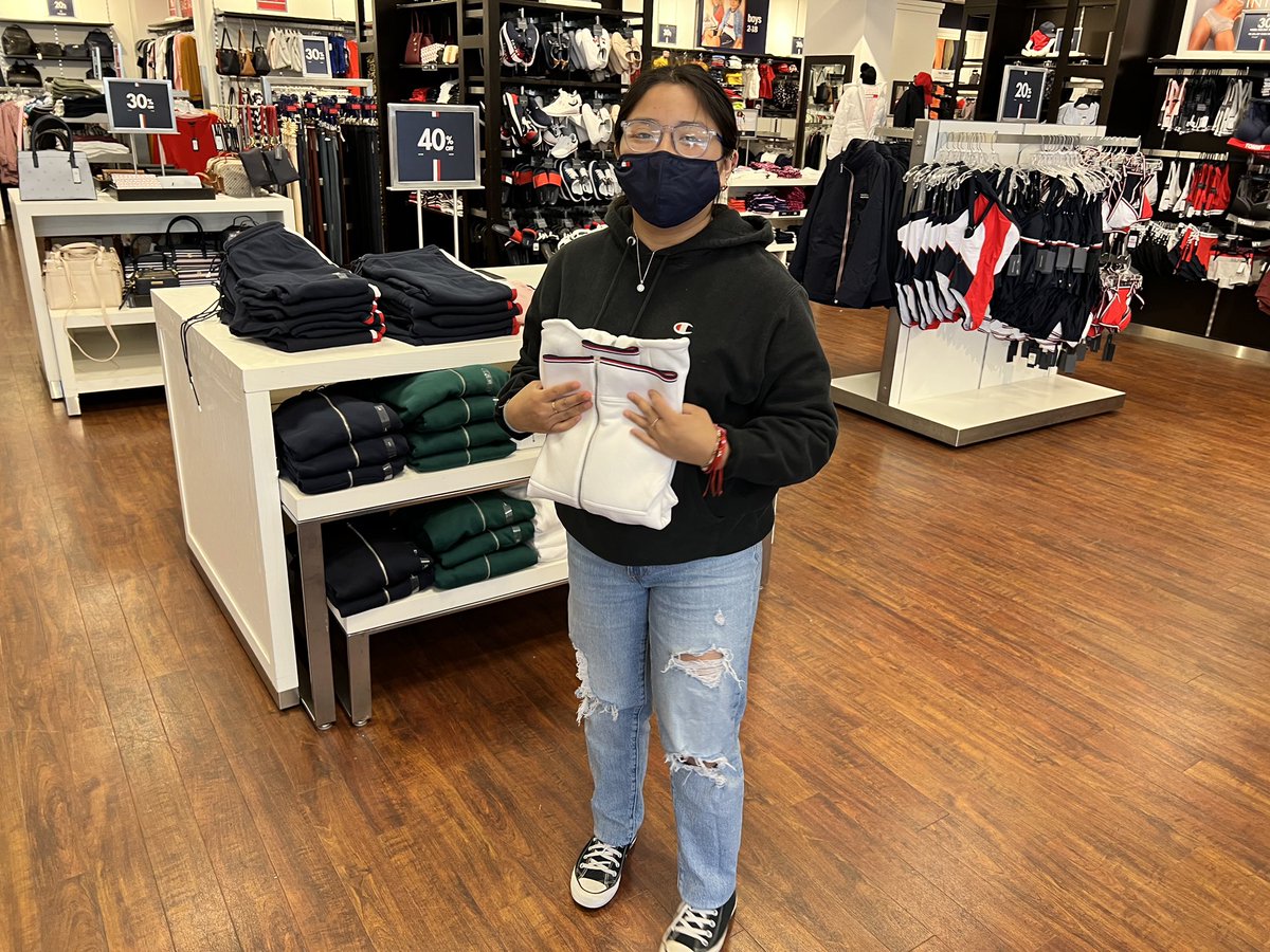 ScbigPicture's tweet photo. Checkout @ScbigPicture Scholars at their Internships learning successful life skills while serving the Shelbyville community!!
#realworldlearning 
@bigpiclearning 
@shelbycountysch 
@dcdlong89 
@CoachLavertu 
@Nina9yo https://t.co/Ice8eAysdn