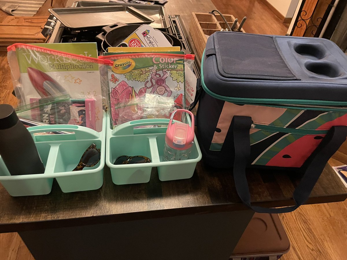 Lisa_MCross's tweet photo. This can only mean 1 thing!!! #GirlsTrip #GirlMom 👯‍♀️ #CousinAndSisterTime #FLorBust https://t.co/6uERuNunGh