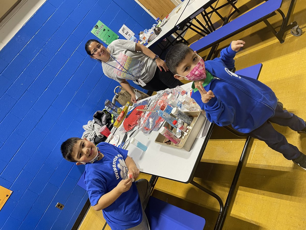 MissVatLP's tweet photo. What a fun night at the Cake Decorating Contest! My nephews kept our tradition alive by coming with me and helping me judge! 🎂🍰 #WhyLP #CakeDecoratingContest https://t.co/SM7RV1rD0v