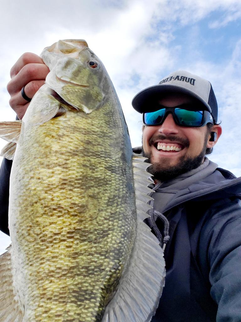 Destinedtofish's tweet photo. Uh oh!  It's about time for these suckers to be flooding Presque Isle again 🙌

Who has caught their first smallmouth of 2022 and where?

#smallmouthbass #fishing https://t.co/bMNeDCeseu