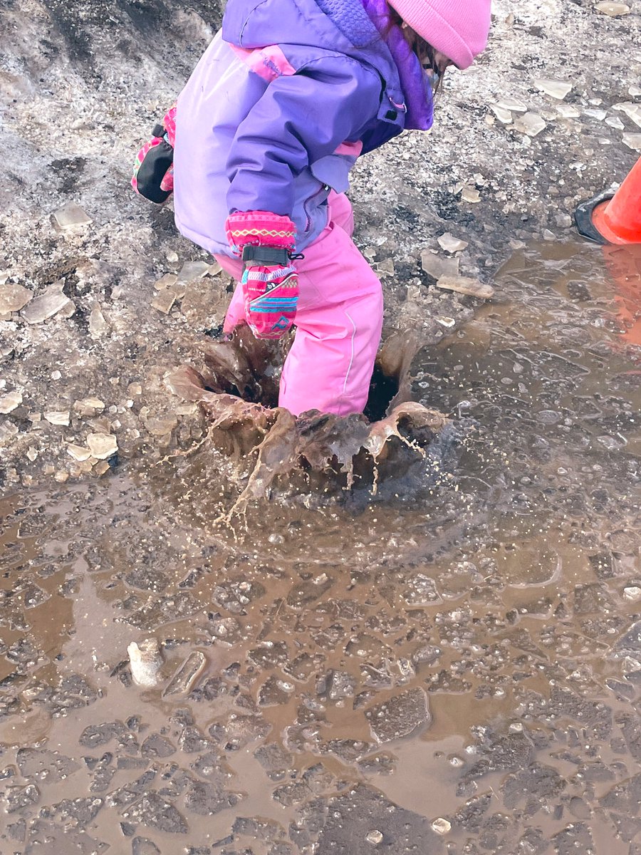Ms_DiNard0's tweet photo. “Puddles are such simple things and yet they teach children so much. In many ways, a puddle is like a book, each one unique and filled with new possibilities. They teach children how to move their bodies.”💧#ocsbOutdoorLearning #ocsbKindergarten #ocsbECO #ocsboutdoors #PuddlePlay https://t.co/BI4YTyaS3k