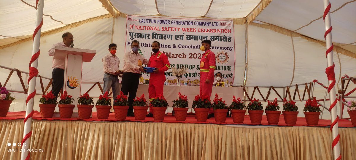 FireIndus's tweet photo. In celebration of National Safety Week, our deputed fire safety professionals Mr. Mohit Pal - (Fire Supervisor) and Mr. Govind Singh - (Fireman) were acknowledged by Lalitpur Power Generation Companany Limited-LPGCL.
#safetyweek #firesafety #professional #IndusGroup #recognition https://t.co/B9QFg0G3DW