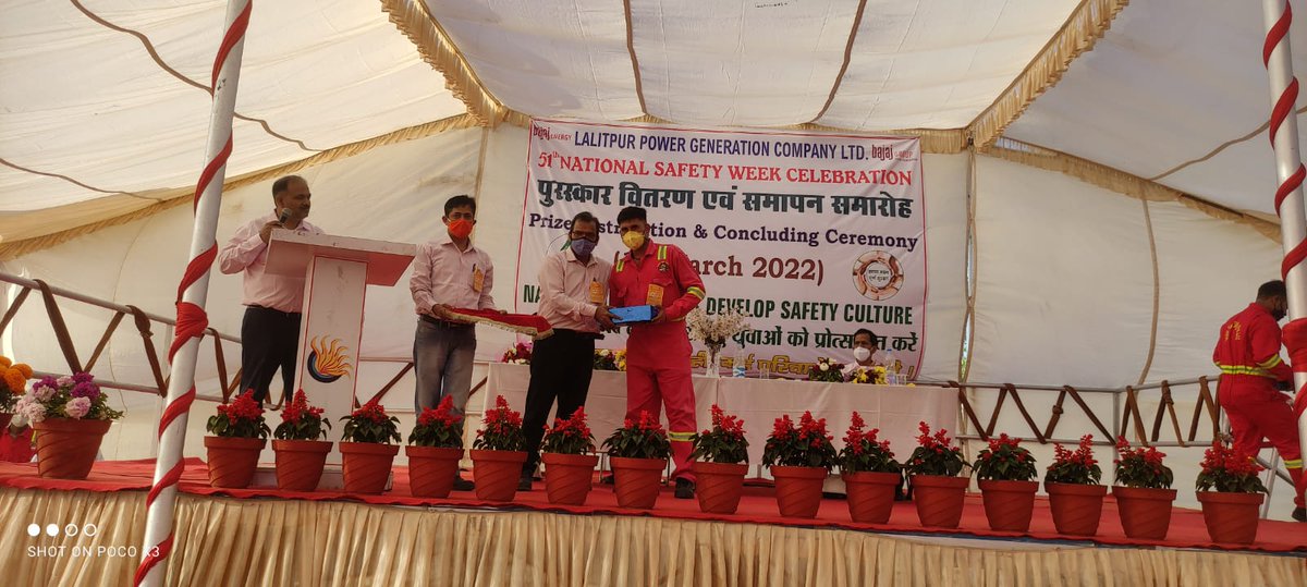 FireIndus's tweet photo. In celebration of National Safety Week, our deputed fire safety professionals Mr. Mohit Pal - (Fire Supervisor) and Mr. Govind Singh - (Fireman) were acknowledged by Lalitpur Power Generation Companany Limited-LPGCL.
#safetyweek #firesafety #professional #IndusGroup #recognition https://t.co/B9QFg0G3DW