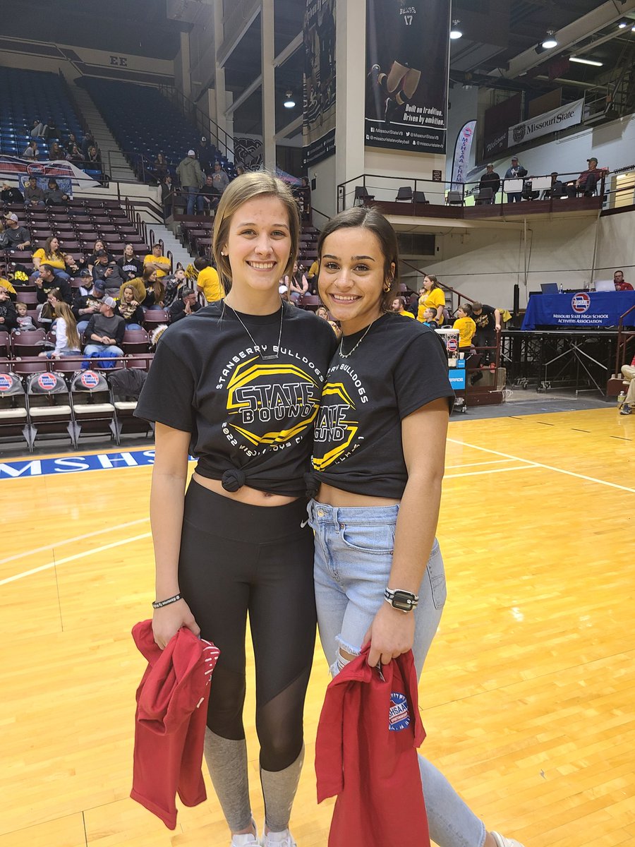 MSHSAAOrg's tweet photo. Congratulations Lexi and Amelia from Stanberry for winning the Halftime Heroes dueling free-throw competition at tonight's last Boys Class 1 Semifinal. https://t.co/pXuPLcFTBC