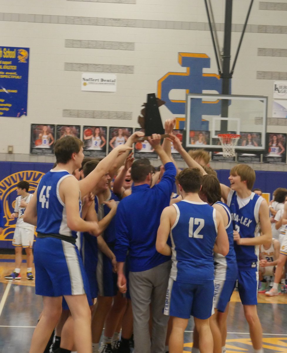 newberry_calli's tweet photo. 🏆🏀 The Cros-Lex Pioneers, District 63 champions: https://t.co/kh1wIKptDC