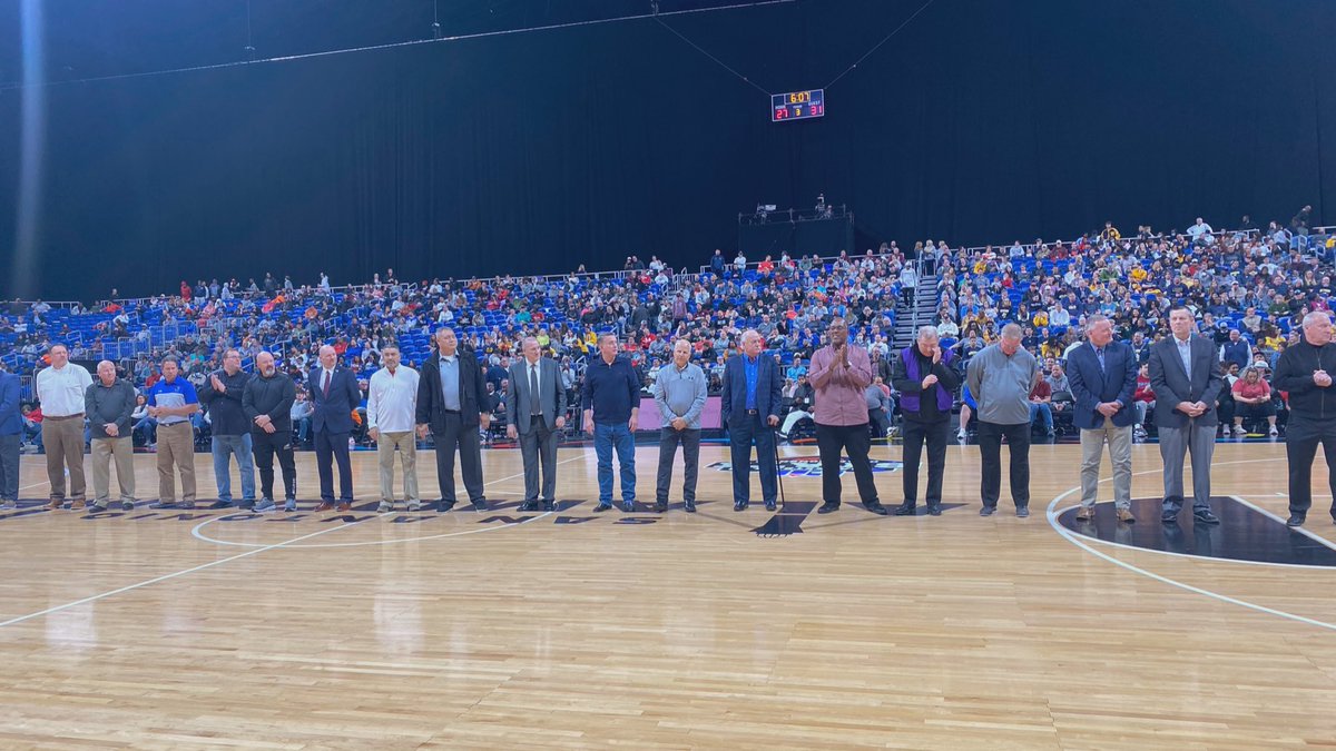 GCarrabineBryan's tweet photo. Congratulations to Coach Mike Carrabine for his recognition at the UIL Boys Basketball State Championship Tournament for career milestone 600+ wins! 🏀 @RudderNationTX @RudderHS_BISD @uiltexas @BryanISDSports https://t.co/PAuzT8hUWg