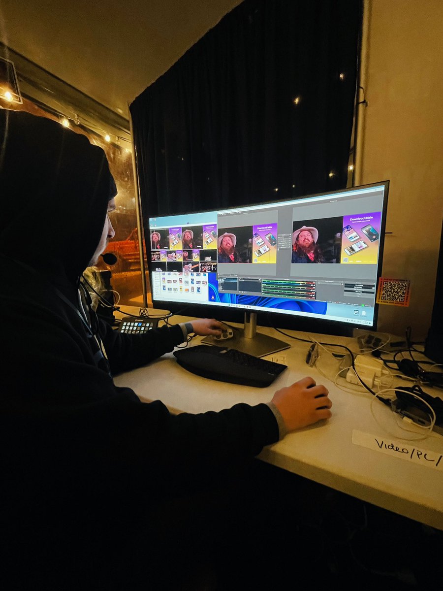 getibble's tweet photo. Behind-the-scenes of Tim Montana’s ROCKIN’ performance!! @TimMontana
#SXSW #ibbleAPP #ibble #Music #ATX #Austin #SXSW22 https://t.co/35Pvp6E02w