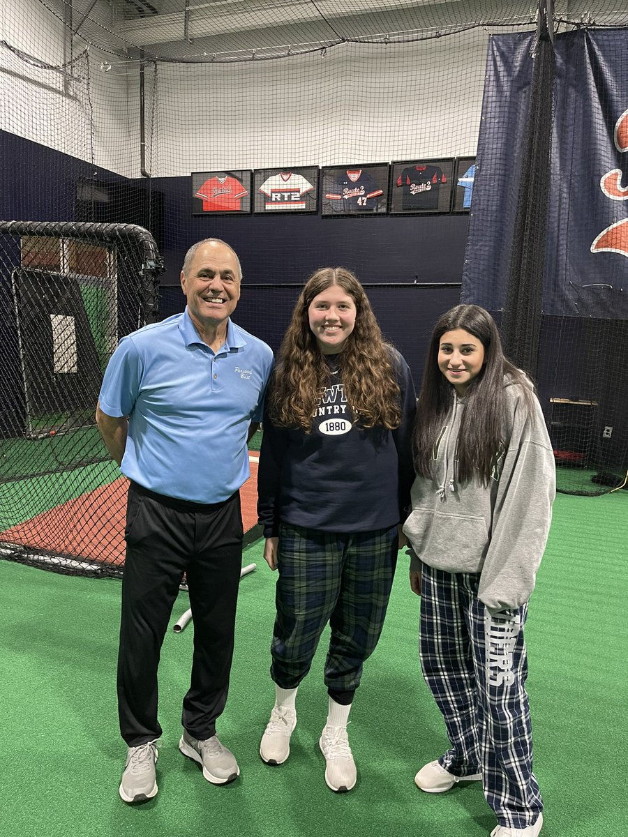 SarahBrody25's tweet photo. It was great to spend a couple hours working on the mental side of sports in a “Mental Training for Peak Performance” class with Pete Moscariello! @SophieJorjorian @raiderssbma @planetfastpitch @k_jacklets https://t.co/yW3qro2XZ9