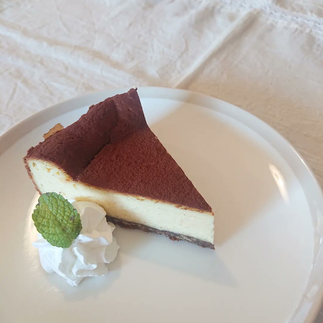 お宿カフェnicona 信州 こんにちは 今日のおやつには ティラミス風チーズケーキ ホットサンドには ピザサンド をご用意しています 単品 Or サラダ スープ付き からお選びください お客様へのお願い お子様を含め 1グループ4名様までのご
