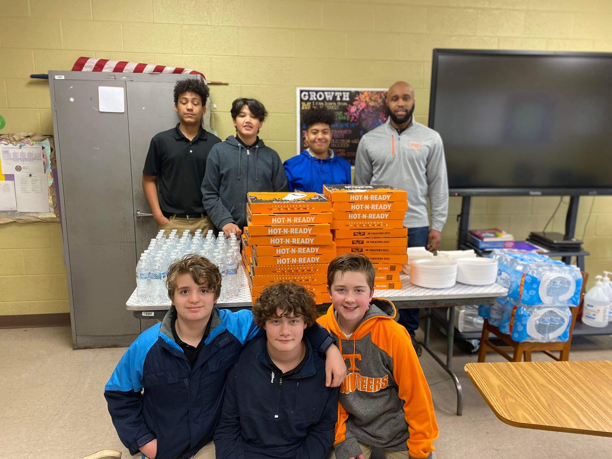 WestBemisJMCSS's tweet photo. Shoutout to Mr. Antwan Long of Farm Bureau. He brought 40 pizzas for the 7th grade for National Pi Day. Thank you!!! @principalric @JMCSchools @suptking https://t.co/uuneSvep3w