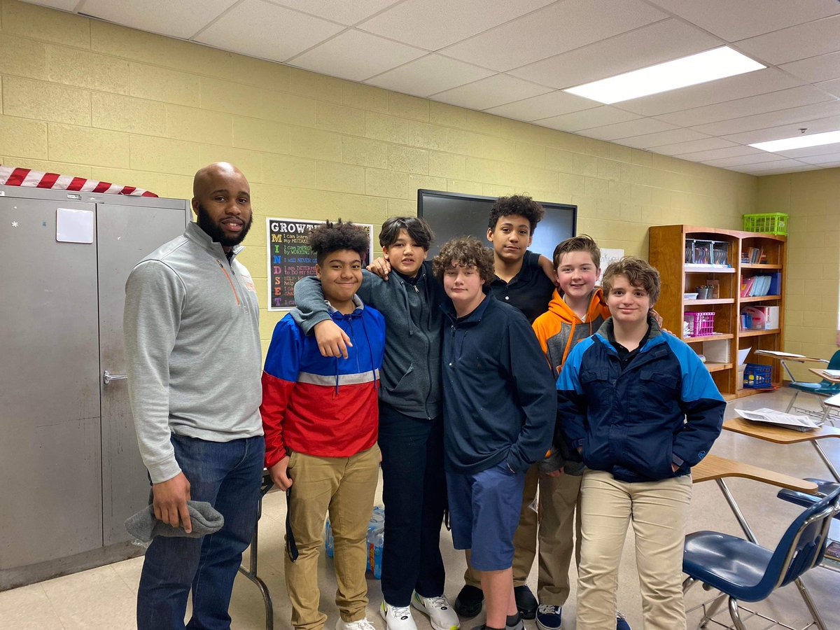 WestBemisJMCSS's tweet photo. Shoutout to Mr. Antwan Long of Farm Bureau. He brought 40 pizzas for the 7th grade for National Pi Day. Thank you!!! @principalric @JMCSchools @suptking https://t.co/uuneSvep3w
