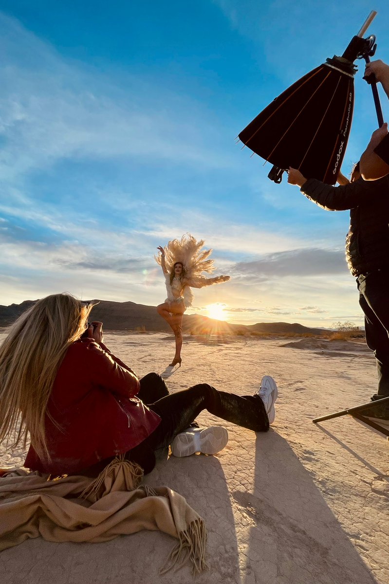 GodoxGlobal's tweet photo. Your pro sight on the go🧳！Wherever you are, our Parabolic Focusing System will always support your creations to reach a new height⛰！
Credit: Sarah Edmunds 
#godox #photography  #outdoorportraits #outdoorshooting  #P68 #P88 #P128 #P158 #commercial #photographer #visualarts https://t.co/BzJaomw4KD