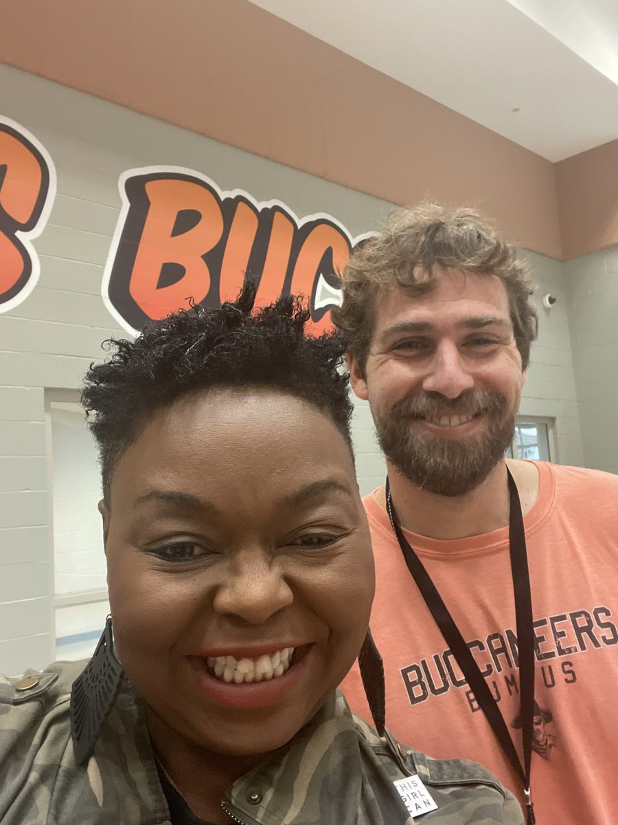 apPSDavis's tweet photo. When school is where you find joy. You can’t help but smile. #bumpusway #joyfulleader https://t.co/Neh6SWM2t0