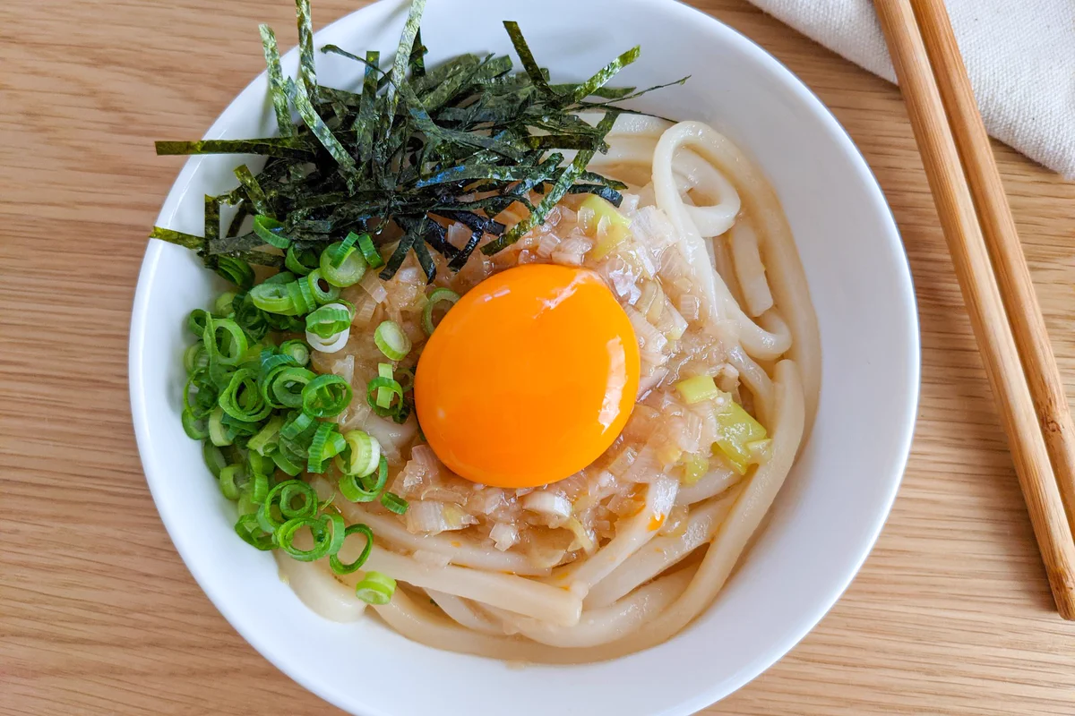 調味料を合わせてチンするだけ！「超絶品レシピよだれうどん」