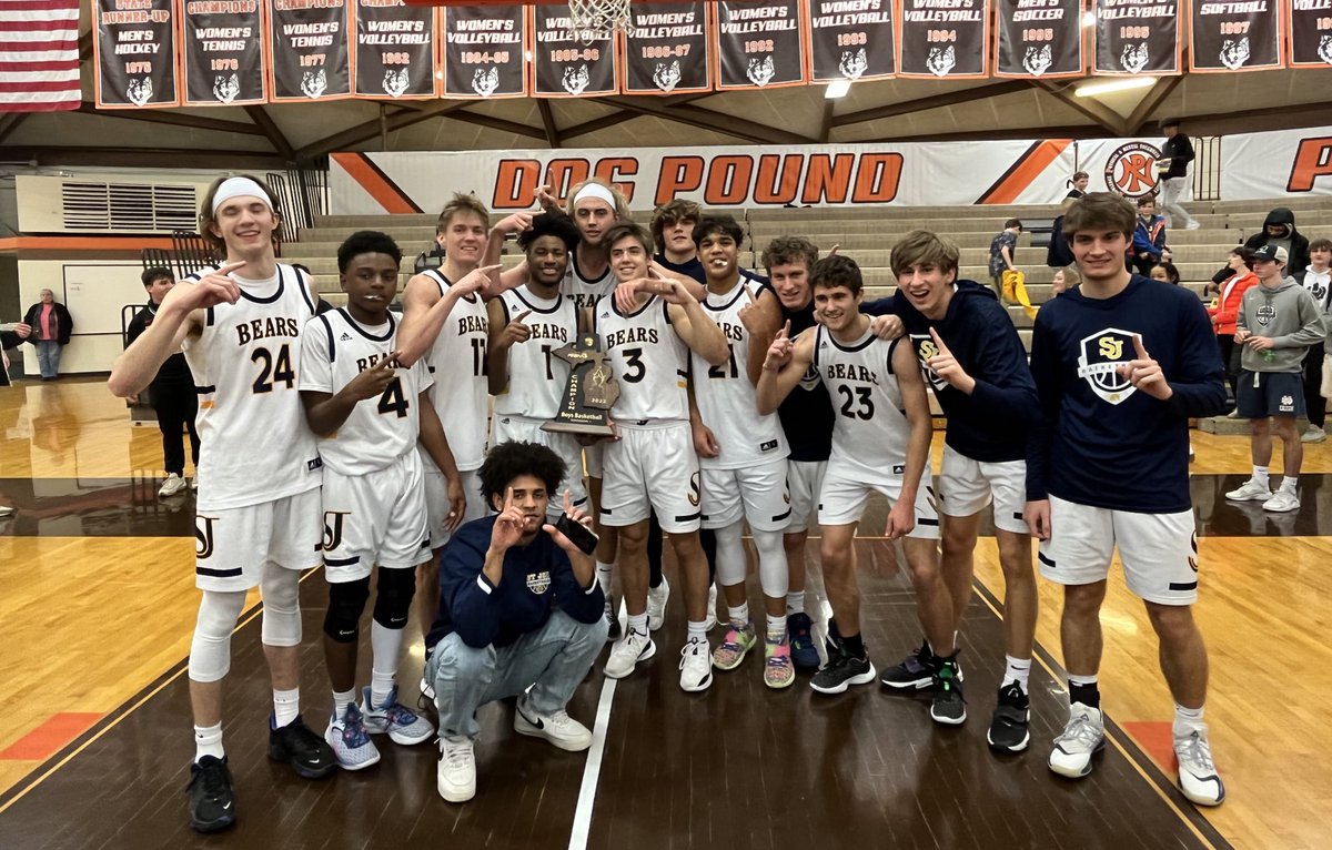 sjbearssports's tweet photo. District Champs!!!  Bears win 52-49. https://t.co/HJWwx4pZgw