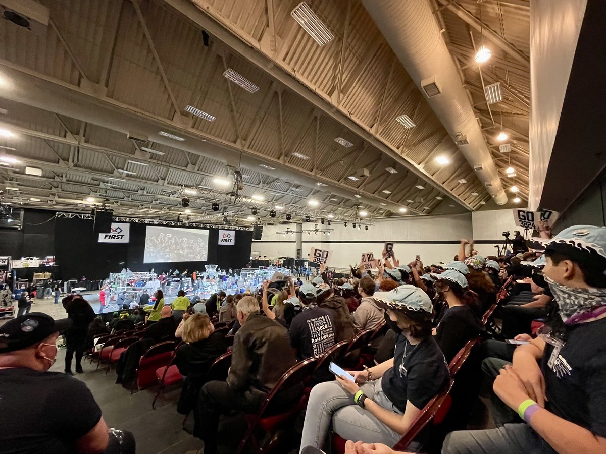 RoHAWKtics3824's tweet photo. We’ve had a fun day at Electric City! Currently ranked 16 with three qualification matches to go.
#ecr2020 #morethanrobots #omgrobots #TNFIRST https://t.co/kDwA3DtQRs