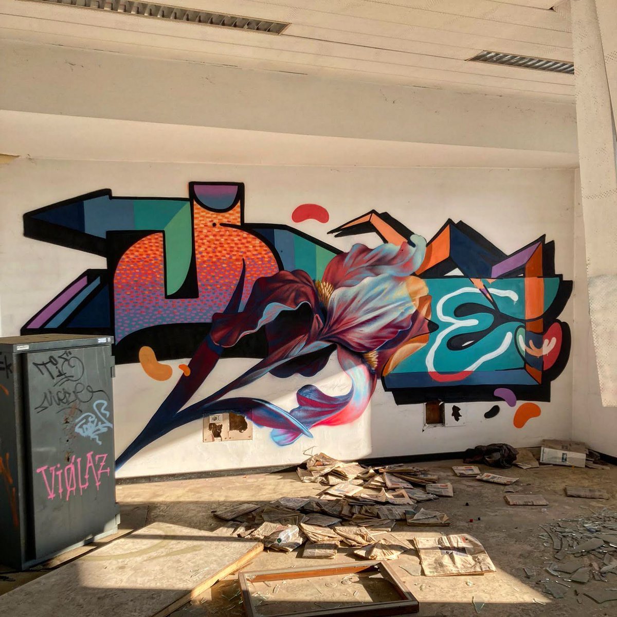 pb_investments's tweet photo. Meet the artist(@sheko_one)! By the looks of it, I’d say this fella knows what he’s doing. Super excited for you to bring your art to the masses through @trippie2022 🔥 https://t.co/HDnM3KJTsj