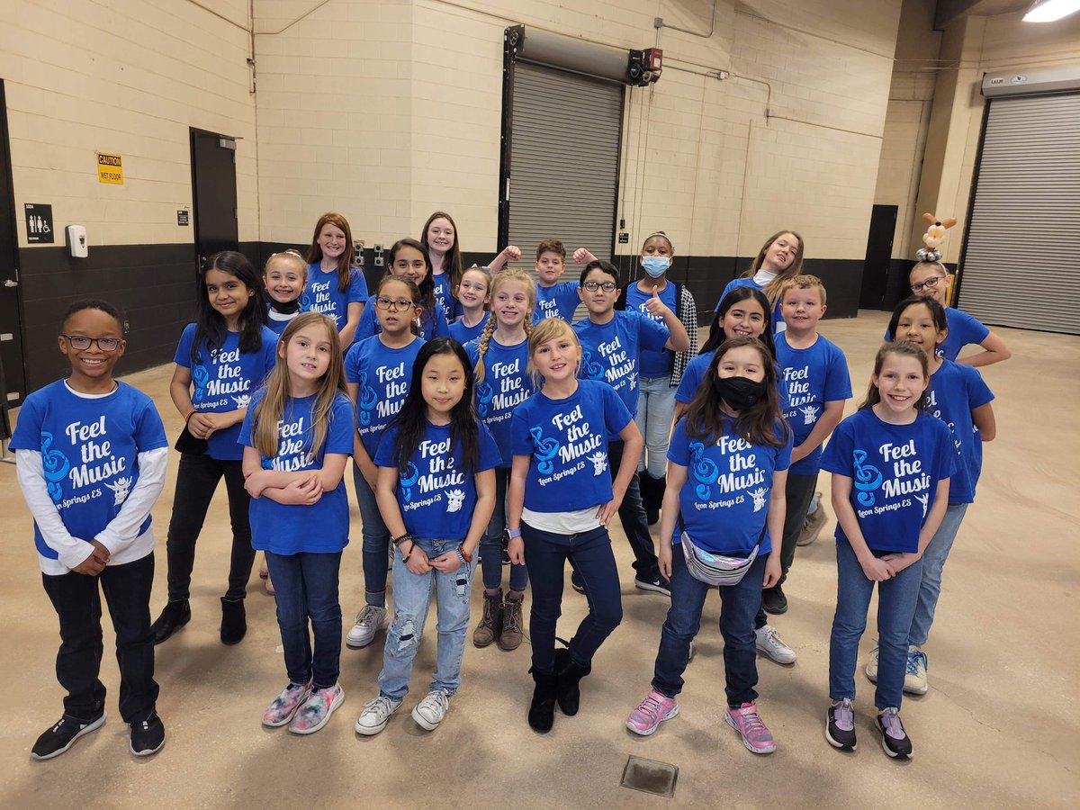 AlainaGerwer's tweet photo. So proud of our choir kiddos this evening 😭❤️ @spurs @NISDLeonSprings @graciemespinoz4 @Jkuhlmann4567 @MusicRocks85 https://t.co/Y8Zw9ToQxD