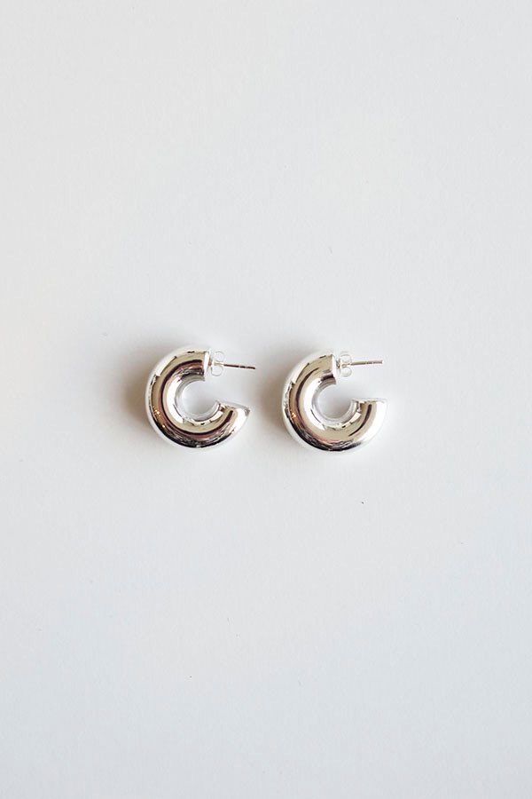 OFFICIALANNAHL's tweet photo. .
NEW ARRIVAL 
3/13 20:00-発売
. 
【 Hoop Pierce (SLV925)】
SLV, GLD

¥9,790(in tax)
.
.
#annahl https://t.co/DcU3qXxsDI