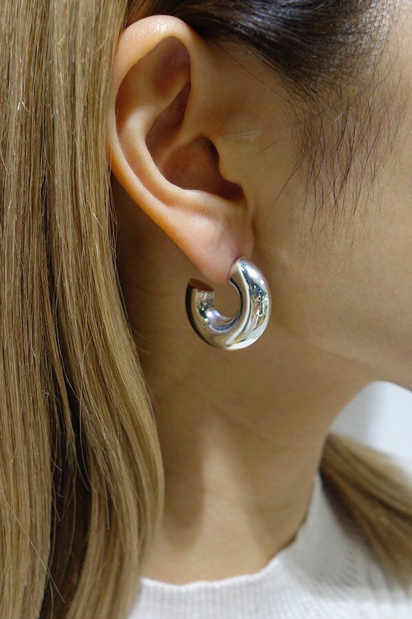 OFFICIALANNAHL's tweet photo. .
NEW ARRIVAL 
3/13 20:00-発売
. 
【 Hoop Pierce (SLV925)】
SLV, GLD

¥9,790(in tax)
.
.
#annahl https://t.co/DcU3qXxsDI