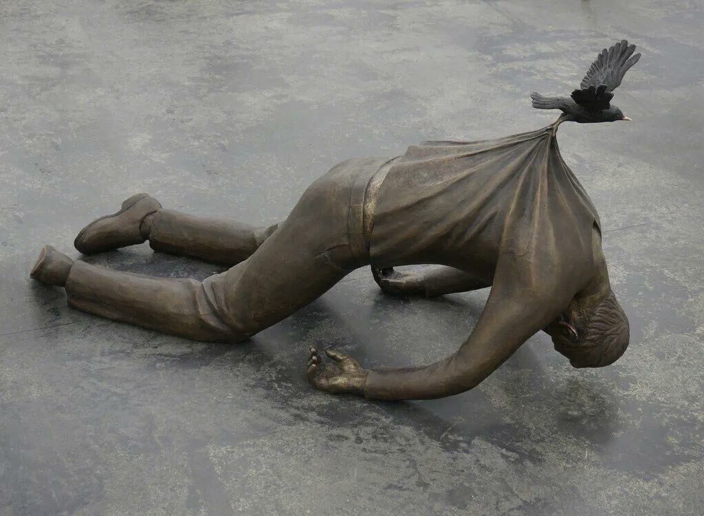 drunktwi's tweet photo. Памятник «Не падай духом» в Норвегии.
Всегда есть маленькая, но упорная птичка надежды. https://t.co/bKOiezLVVP