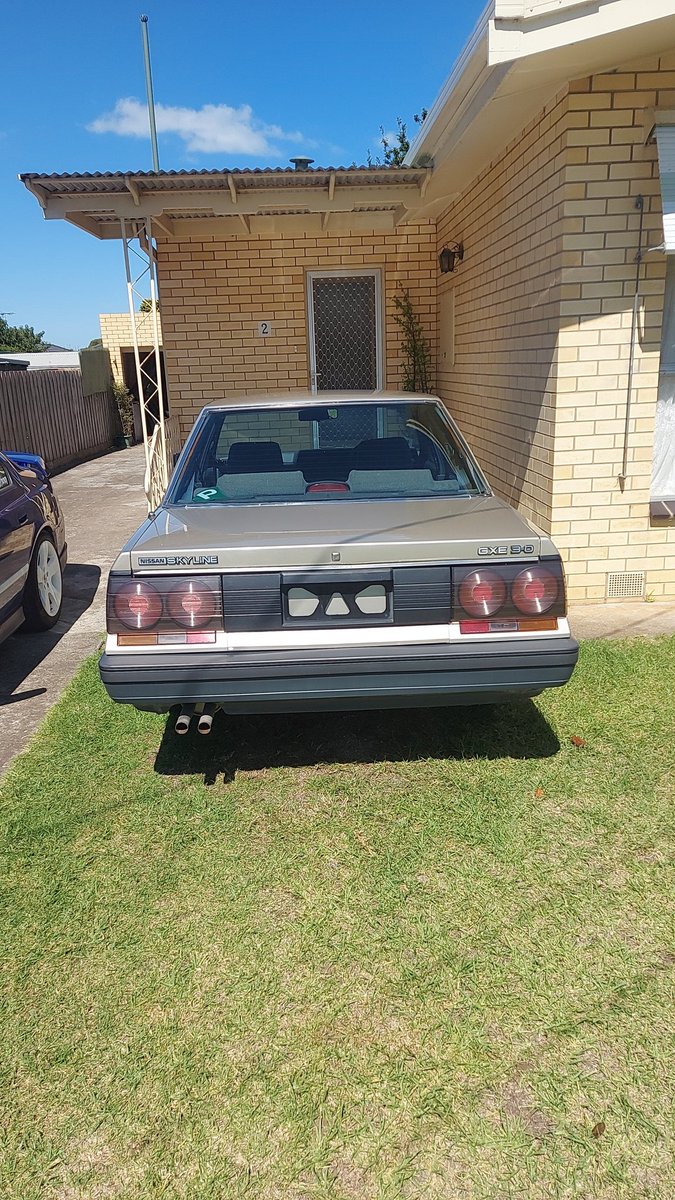 T 3 R B 0 tweet media