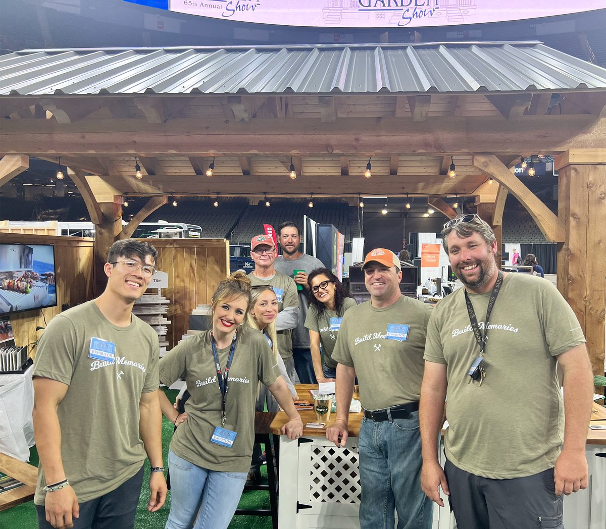 Sequoia_Outdoor's tweet photo. We’re having a fantastic time at the New Orleans Home and Garden Show! Come see us in Booth 539! #BuildMemories https://t.co/Gi07n9QSpL