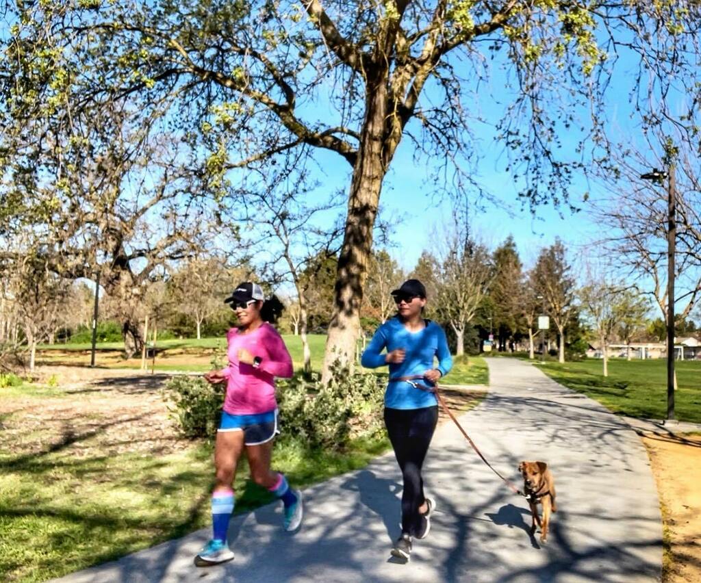 runhikenplay's tweet image. Happy Friday! 5 mile jog/walk with a friend, great way to start the day! 

Have a great weekend!

#runningwithfriends #runningmom #runningmotivation #runner #running #instarun #womenrunning #runchat #runhappy #instagood #happyrunner #runners #fitness #in… instagr.am/p/Ca_QYv2L34z/