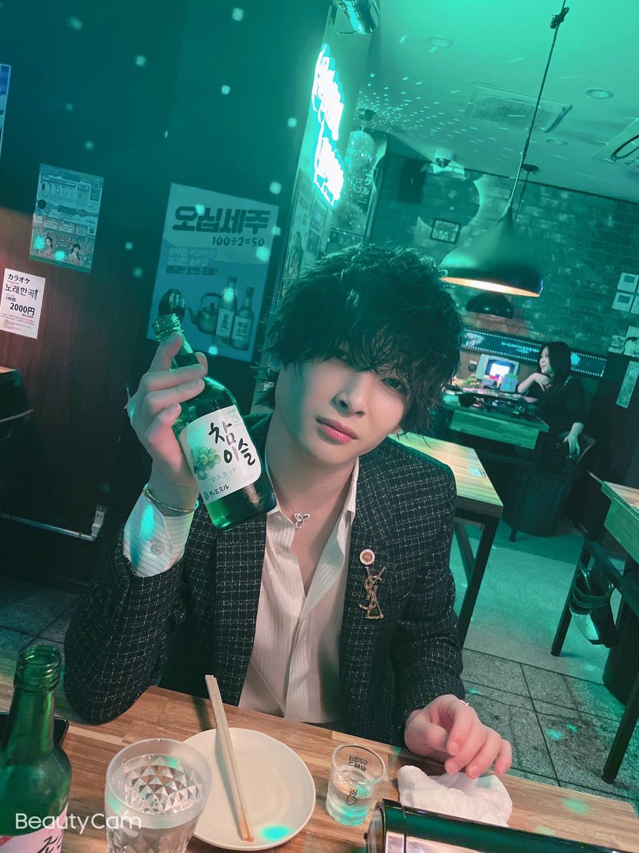 sora_VALHALLA's tweet photo. 担当探し
#地雷
#歌舞伎町
＃ホスト
#メンヘラ
＃メンチカ
＃担当
#風俗
#クソ客のいる生活 https://t.co/1q0CtUWU5S