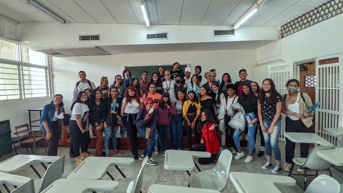 JeralthE's tweet photo. Hoy sostuvimos un encuentro presencial con los nuevos ingresos de nuestra Escuela de #Artes #UCV tomando parte del llamado a la semipresencialidad hecho hace poco por el Consejo Universitario. Seguiremos procurando volver a nuestros espacios y enaltecer la academia  @CentrobaUs https://t.co/WS24PHBqrQ