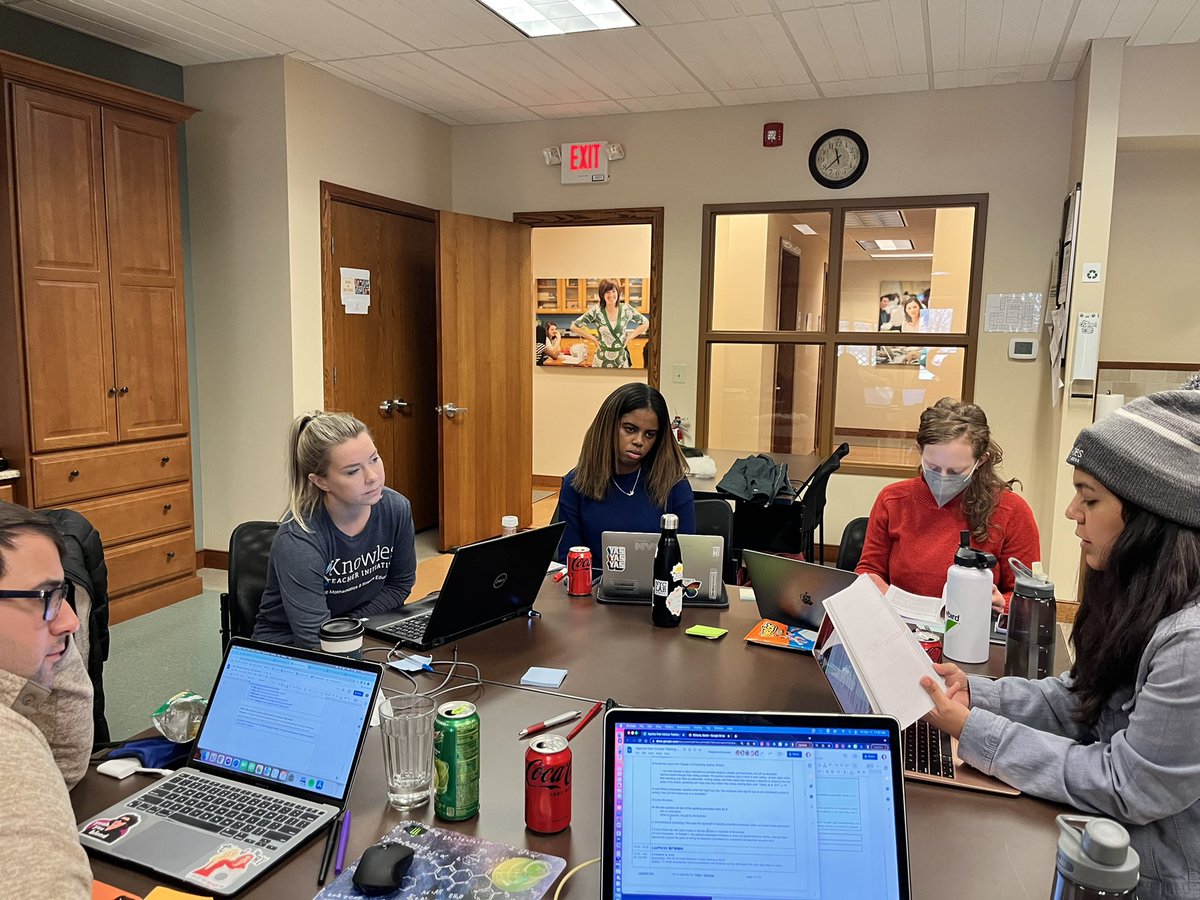 MsDiMaria's tweet photo. Talking about tables at a table. @EducatorVoices @KnowlesTeachers #PeerAdvising https://t.co/DIa6DmyTgm