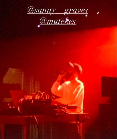 Avui hem fet un Apolo. Feia més de 2 anys que no hi anava de festa. Ha molat. @blawan, <a href="/merca_bae/">místico</a> &amp; @Erik_Uran, <a href="/sunny__graves/">Sunny Graves</a> (!!), #MOBDJ... gràcies <a href="/MUTEK_ES/">MUTEK Barcelona</a>. Love: Anna, Enri, Tere, Peker.