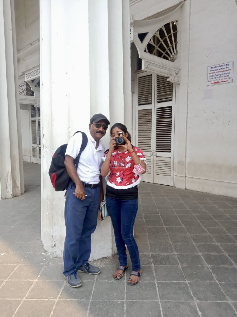 CancerArtProje3's tweet photo. Sharing photography tips with Ritika Maurya #cancersurvivor at fort Mumbai, she came to Mumbai from Gorakhpur for chemo treatment n later stayed back to compete her graduation in zoology she is looking for job so she can study future n realise her dream
#cancerkid #photography https://t.co/dQ0kiWeUZy