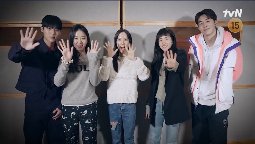 Kalanaya99's tweet photo. Paduan suara taeyang squad siap menggoyangkan panturaa
Lets stream and anjoy the MV tomorrow 🥰
#NamJooHyuk
#KimTaeRi
#TwentyFiveTwentyOneOST https://t.co/iByiipymln