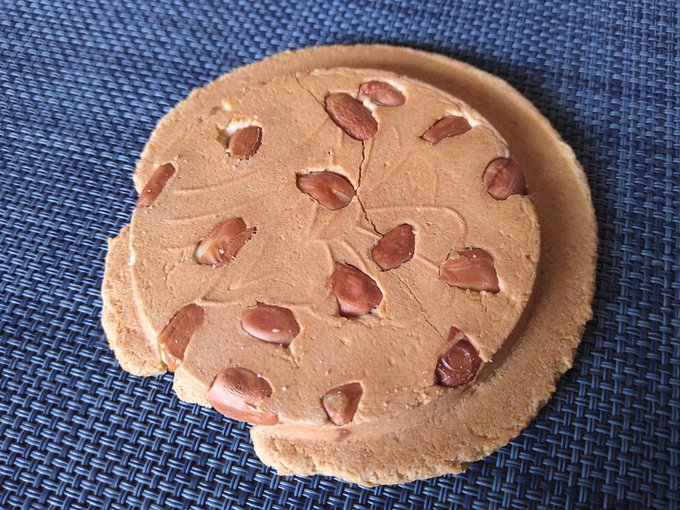 南部せんべい大好きマン。 