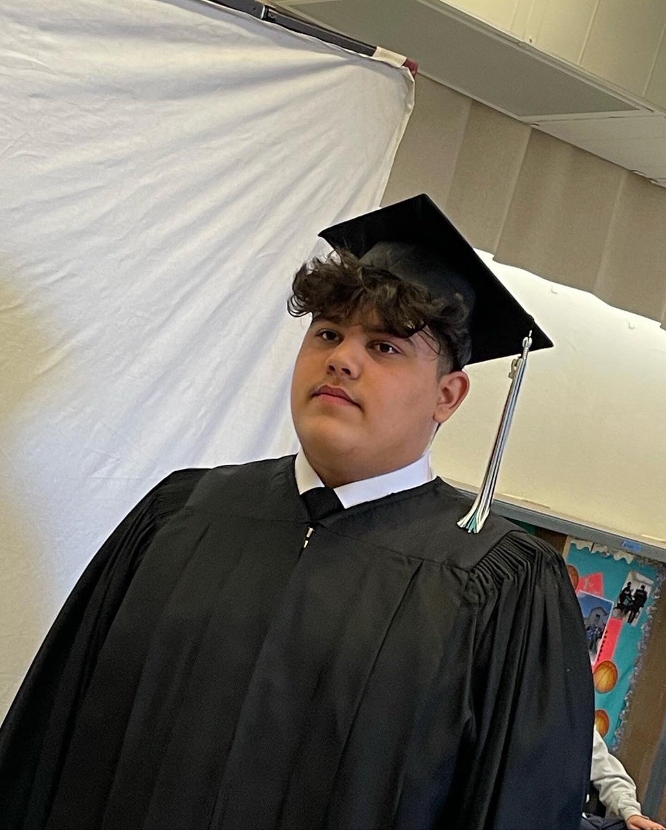 OlyMDUSD's tweet photo. Senior Cap & Gown pictures today at Olympic! Graduation is just around the corner…. We can almost feel it! They looked so awesome in their grad gear! #teamoly #olypride #olysquad #graduate #whosnext @MtDiabloUSD https://t.co/LK3Fxkp6eL