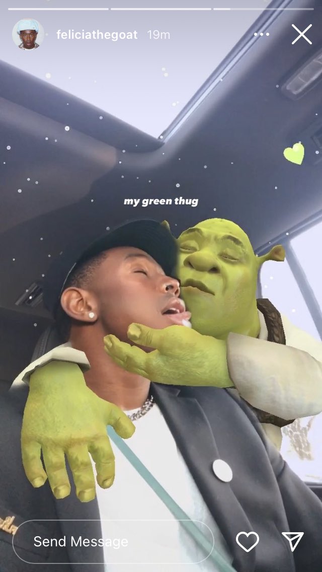 MoonwalkingSwan's tweet photo. Apparently I don't know how to kiss as the guy preceeded to show me how too.💀🥴 https://t.co/12t98U6ZEQ