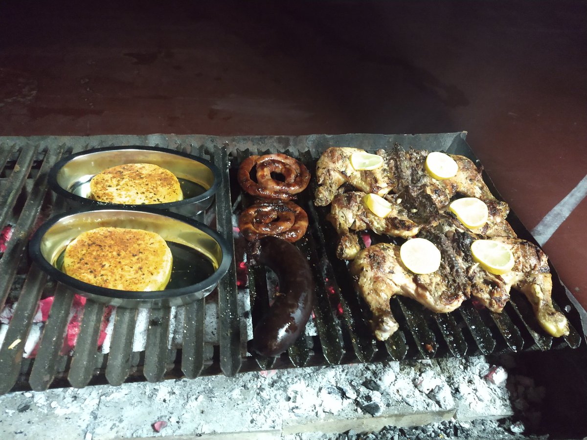 SofiaChavezjsd's tweet photo. Cenita con la flia https://t.co/KaaABt87yb