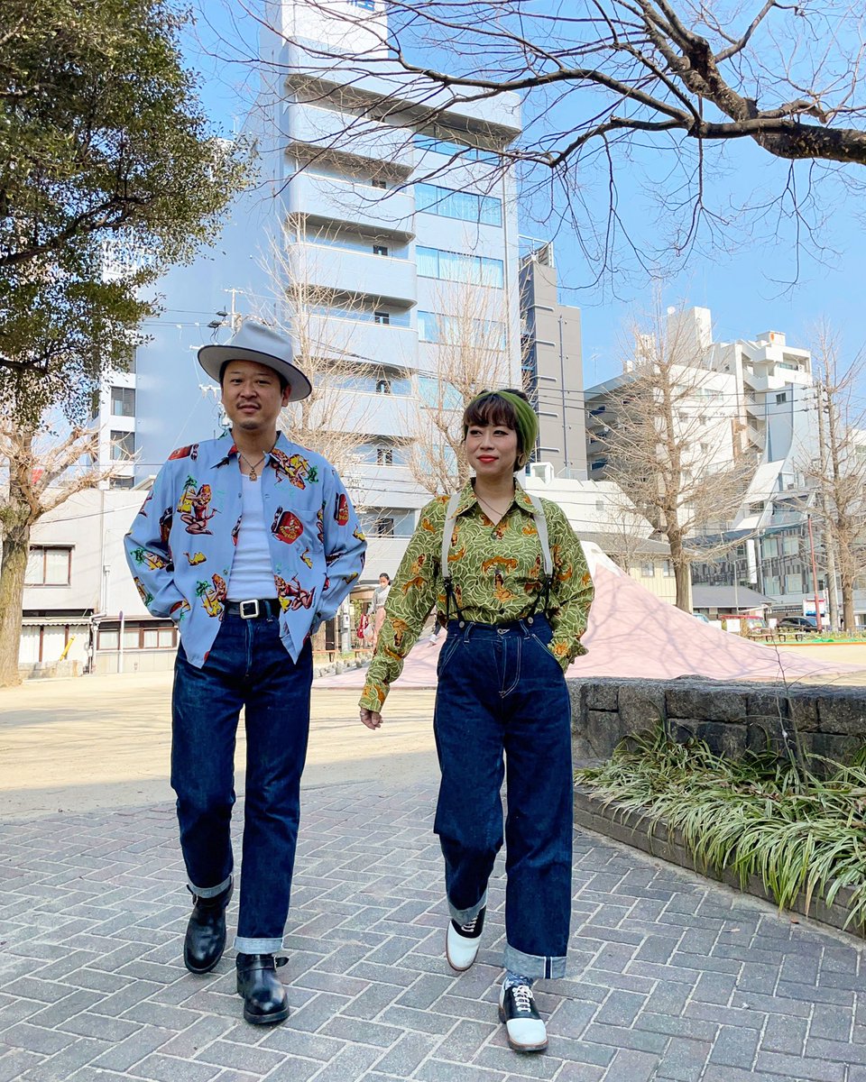 DryBones_Nagoya's tweet photo. 本日は暖かいので長袖のアロハシャツスタイルです🌺
【Today's Outfit】
Left
・L/S Hawaiian Shirt “SHRINER GIRL”(DS-2482)
・Jean Engineering Denim Pants(DP-562W)
Right
・Hawaiian Shirt“Leopard Girl”(DS-2586)
・Gold Rush Waist Over-alls(DP-705)
#drybone
#名古屋
#大須
#アロハ https://t.co/TN0pDk3fTT