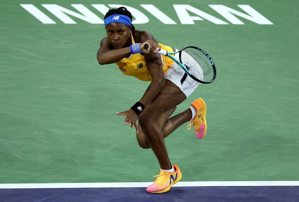 cocogauff_'s tweet photo. After a second set with many twists and turns, Coco is able to avoid the third set and take out fellow American 🇺🇸 Claire Liu 6-1 7-6(4). She will play against Halep 🇷🇴 in the third round on none other than her 18th birthday 🎂 https://t.co/x6wz731E63