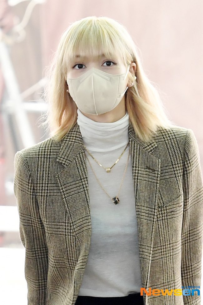 pramdin05's tweet photo. Mau kayang deh rasanya 🥵
#LisaParisienne 
#LisaParisienne https://t.co/GIgwr6gpDV