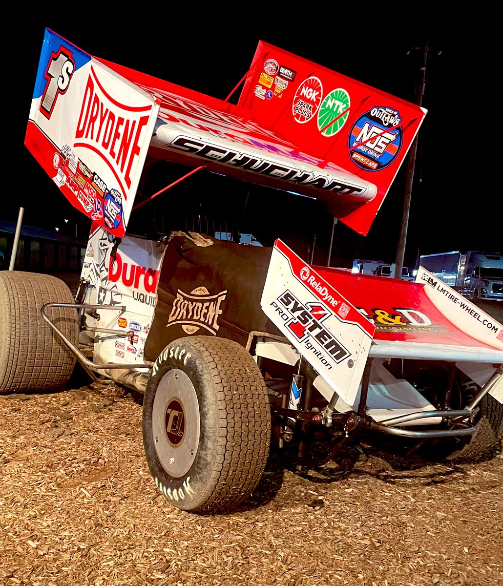 SharkRacing1a1s's tweet photo. Lining up P20 in tonight’s feature event will be @LSchuchart1s. #ChompChomp #ChasingCheckers https://t.co/LCsSurS1FV
