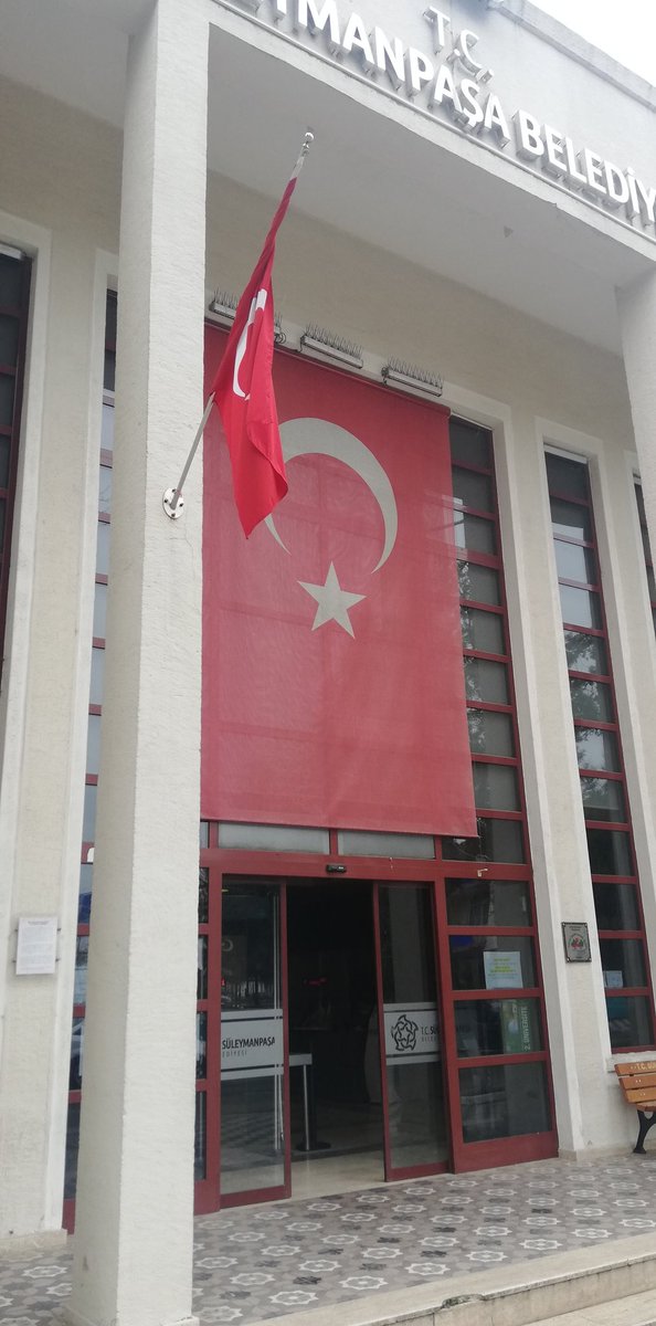 İstiklal Marşımızın kabul olduğu bu onurlu günde bu görüntüyü görmek istemezdim. <a href="/spasabld/">Süleymanpaşa Belediyesi</a> Şanlı Türk Bayrağı bu saygısızlığı haketmiyor. Lütfen yenileyin! 
<a href="/suleymansoylu/">Süleyman Soylu</a>
<a href="/spasabld/">Süleymanpaşa Belediyesi</a>
<a href="/Tdagbld/">Tekirdağ Büyükşehir Belediyesi</a>
<a href="/tekirdaggovtr/">TC Tekirdağ Valiliği</a>
<a href="/TC_icisleri/">T.C. İçişleri Bakanlığı</a>