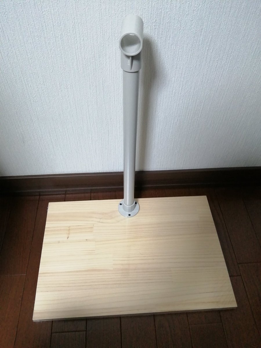 AliceMagical39's tweet photo. 今日は簡単なドールスタンドを作りました。
足への負担をかなり減らせてポーズにも幅が出せそうです！ https://t.co/ARfbJeUM72