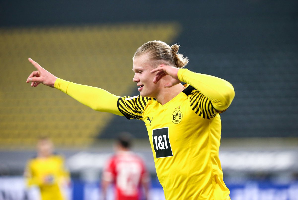 ActuFoot_'s tweet photo. 🚨 Manchester City a trouvé un accord avec Erling Haaland 🇳🇴, selon le @MailSport.

Montant du transfert : 75 M€. 💰

En comptant le transfert + la prime à la signature au Norvégien et à Mino Raiola, l’opération s’élève à 120 M€. https://t.co/BqjtrEsW97